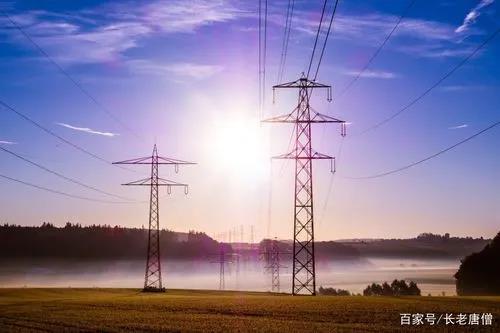  高壓線沒有外絕緣護套，下雨天能防漏電嗎？